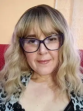 Amelialove42 online show from 5, 5, 2026