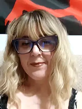 Amelialove42 online show from 20, 4, 2026