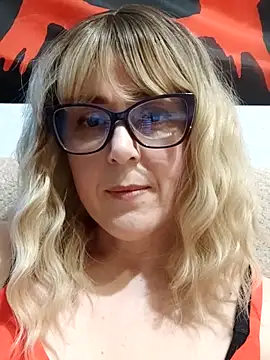 Amelialove42 online show from 13, 4, 2026