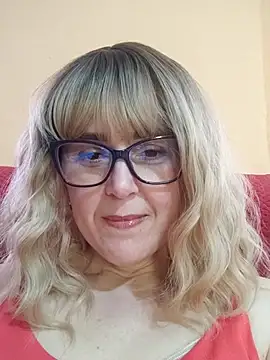 Amelialove42 online show from 15, 5, 2026