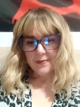 Amelialove42 online show from 18, 4, 2026