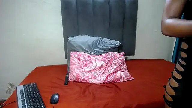 Kelly-001 online show from 18, 12, 2025