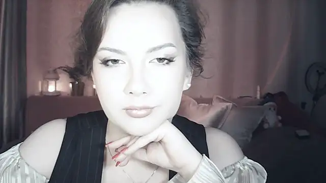 MoodieMira online show from 17, 5, 2026