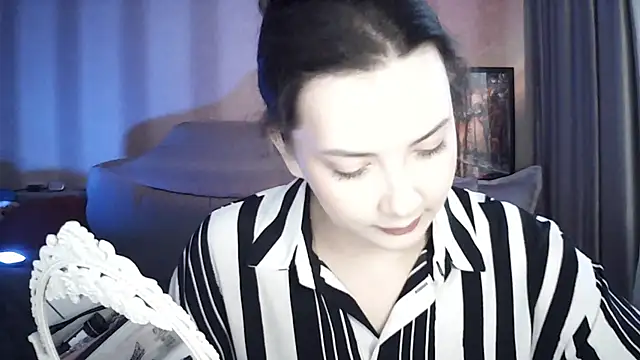 Snapshot of MoodieMira chatting on 17, 6, 2026 MoodieMira online show from 17, 6, 2026