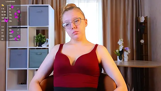 AlinaAldrete online show from 4, 11, 2025