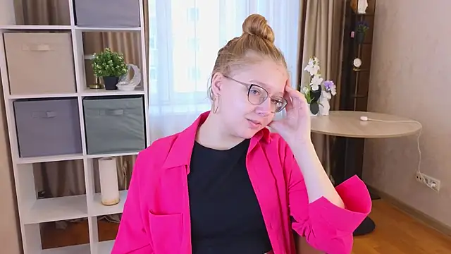 AlinaAldrete online show from 11, 10, 2025