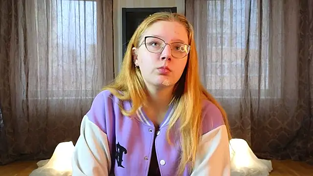 AlinaAldrete online show from 8, 11, 2025