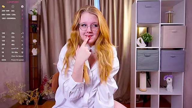 AlinaAldrete online show from 19, 12, 2025