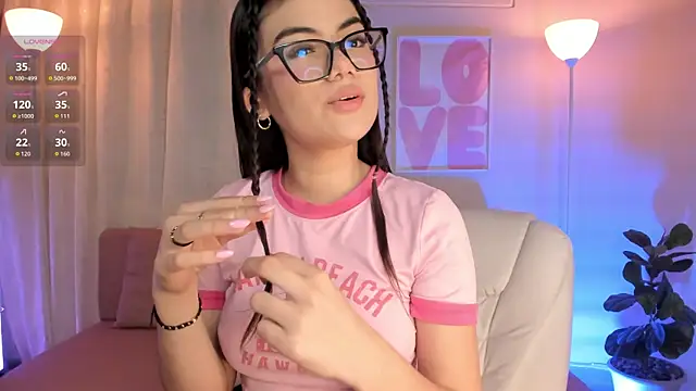 MarianaaDooll online show from 13, 4, 2026