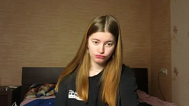 Snapshot of EmiliaCouple chatting on 29, 6, 2026 EmiliaCouple online show from 29, 6, 2026