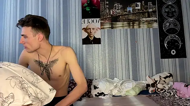 EmiliaCouple online show from 4, 3, 2026