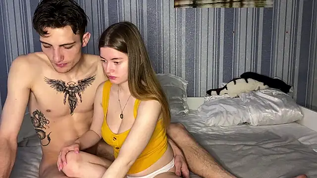 EmiliaCouple online show from 3, 12, 2025