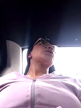 angie rousse  online show from 6, 11, 2025