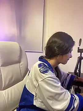 Ninfa pink online show from 4, 11, 2025