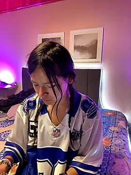 Ninfa pink online show from 18, 10, 2025