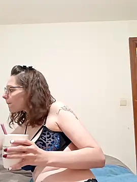 labellerose online show from 11, 11, 2025