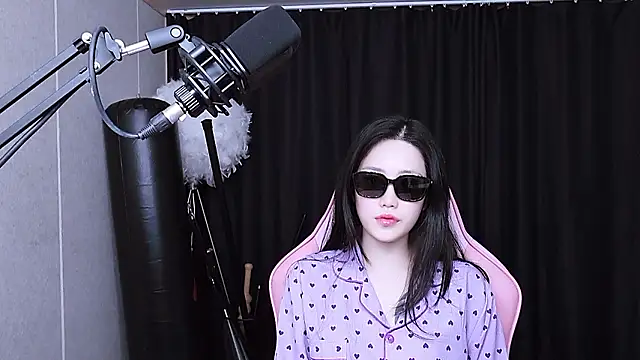 Snapshot of MISA_02 chatting on 20, 11, 2025 MISA 02 online show from 20, 11, 2025