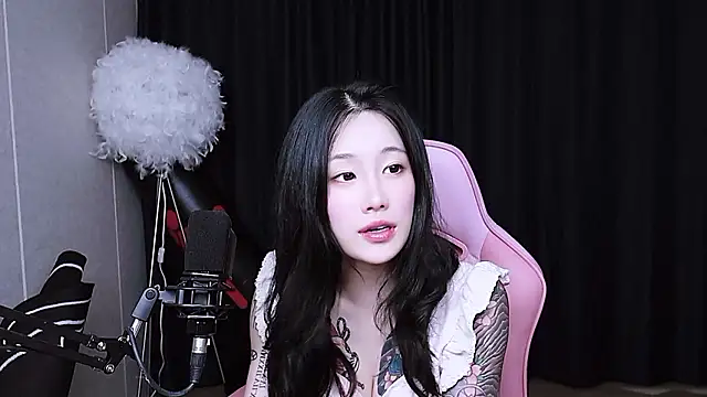 Snapshot of MISA_02 chatting on 22, 10, 2025 MISA 02 online show from 22, 10, 2025