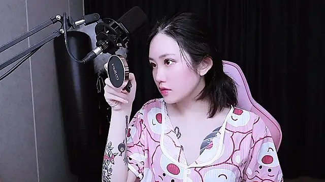 Snapshot of MISA_02 chatting on 22, 11, 2025 MISA 02 online show from 22, 11, 2025