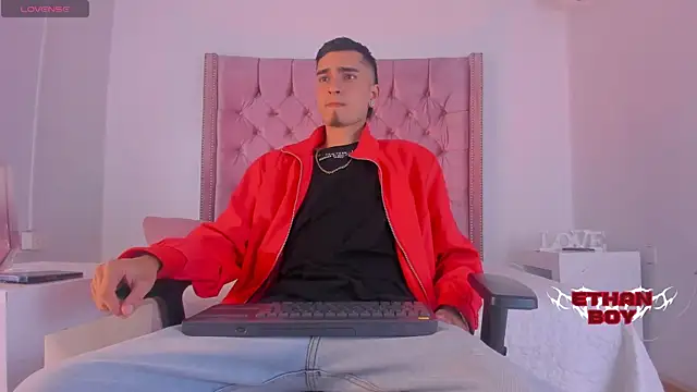 Snapshot of Ethan_Boy_ chatting on 27, 10, 2025 Ethan Boy online show from 27, 10, 2025