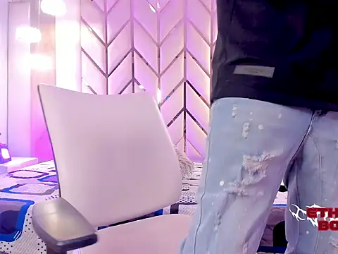 Ethan Boy  online show from 7, 2, 2026