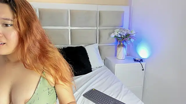 Adhara adams18 online show from 10, 11, 2025