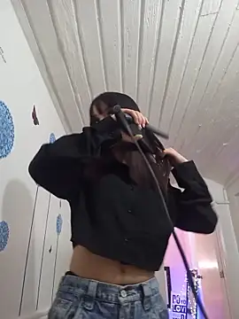 Barbieteeen online show from 10, 3, 2026