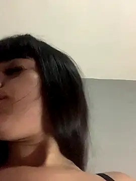 Nicolebermudez online show from 28, 11, 2025