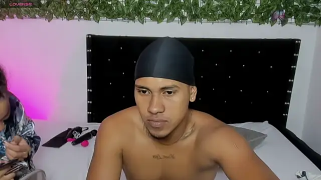 adam sex99 online show from 4, 12, 2025