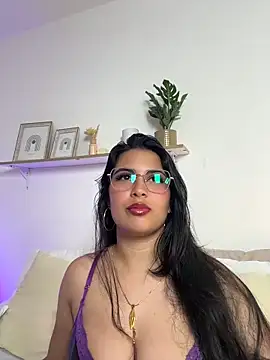 Snapshot of shainadavis chatting on 19, 7, 2026 shainadavis online show from 19, 7, 2026