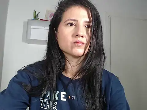 Snapshot of Renata_Rivas chatting on 12, 11, 2025 Renata Rivas online show from 12, 11, 2025