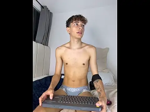 Douglas Lux online show from 8, 11, 2025