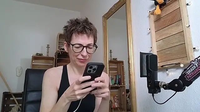 Snapshot of Antifistin chatting on 12, 10, 2025 Antifistin online show from 12, 10, 2025