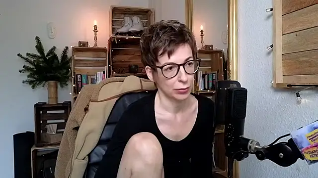 Snapshot of Antifistin chatting on 27, 11, 2025 Antifistin online show from 27, 11, 2025