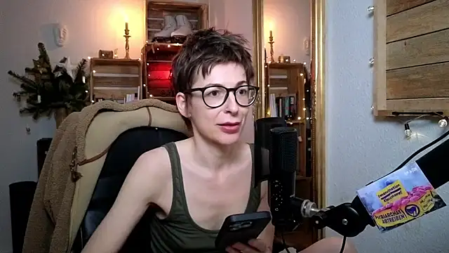 Snapshot of Antifistin chatting on 30, 11, 2025 Antifistin online show from 30, 11, 2025