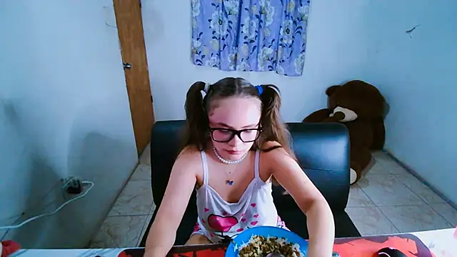 SweetRabbit29 online show from 12, 7, 2026