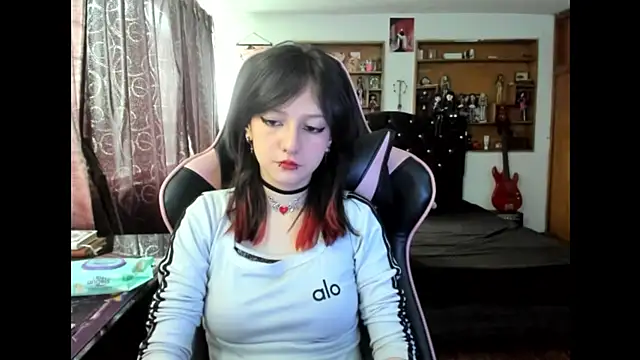 Maki Zein  online show from 7, 11, 2025