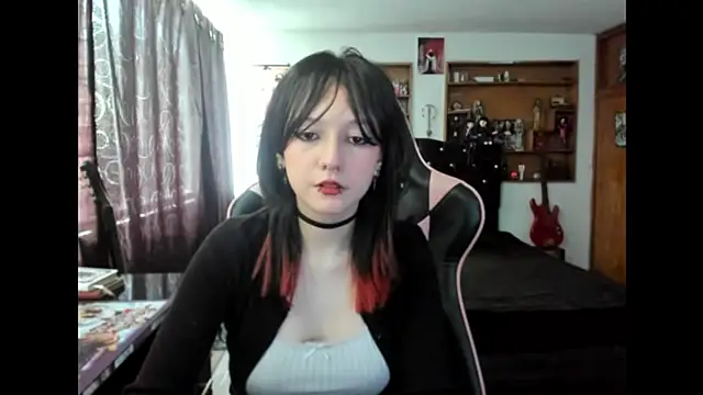 Maki Zein  online show from 30, 10, 2025