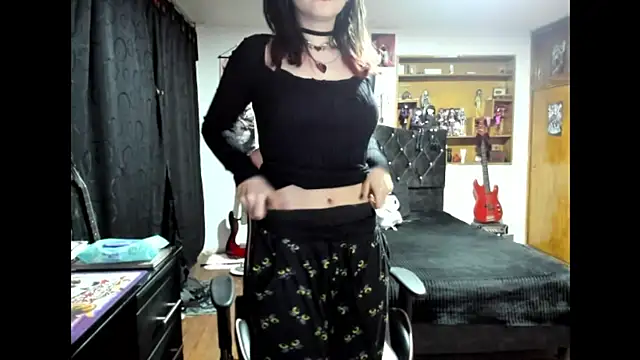 Maki Zein  online show from 21, 11, 2025