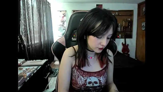 Maki Zein  online show from 28, 10, 2025