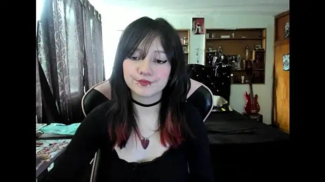 Maki Zein  online show from 28, 11, 2025