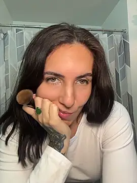 Lolathebaddie online show from 11, 11, 2025