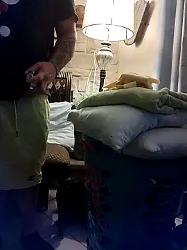 Snapshot of shyguy8569 chatting on 17, 11, 2025 shyguy8569 online show from 17, 11, 2025