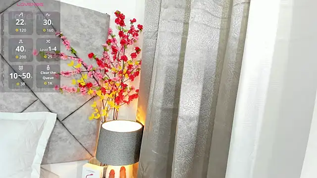  naylaa  online show from 22, 4, 2026