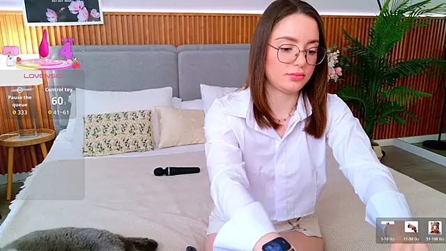 JulliRoss online show from 13, 5, 2026