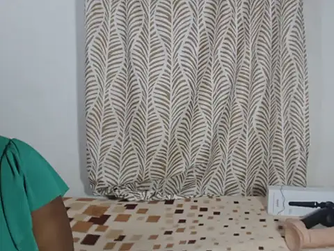 Snapshot of SweetBedroomEyez chatting on 28, 10, 2025 SweetBedroomEyez online show from 28, 10, 2025