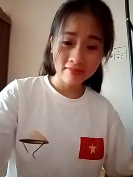 Snapshot of tuongvycute chatting on 18, 10, 2025 tuongvycute online show from 18, 10, 2025