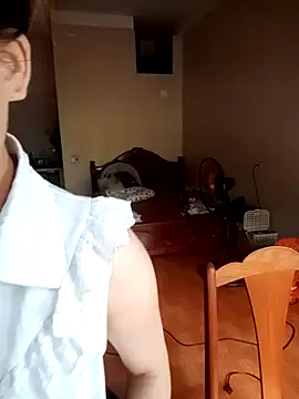 Snapshot of tuongvycute chatting on 28, 10, 2025 tuongvycute online show from 28, 10, 2025