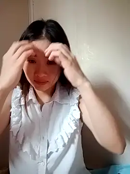 Snapshot of tuongvycute chatting on 3, 11, 2025 tuongvycute online show from 3, 11, 2025