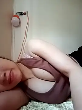 Snapshot of tuongvycute chatting on 24, 10, 2025 tuongvycute online show from 24, 10, 2025